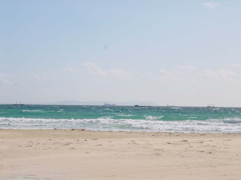 la mer et l'Afrique au loin la mer et l'Afrique au loin