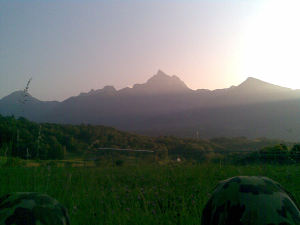 La vue à l'extérieur de l'abri pc de Bex La vue à l'extérieur de l'abri pc de Bex