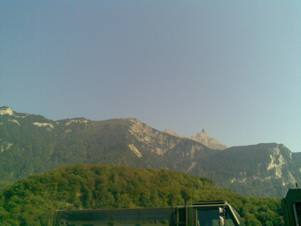 La vue à l'extérieur de l'abri pc de Bex La vue à l'extérieur de l'abri pc de Bex