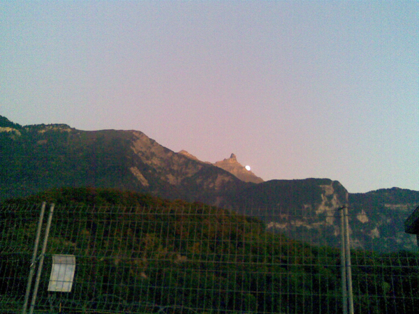 Coucher de soleil ou lever de lune? Coucher de soleil ou lever de lune?