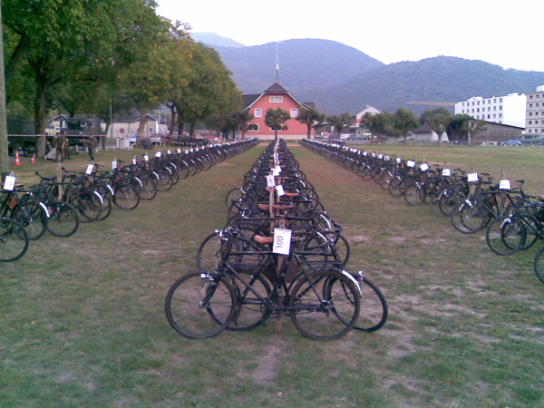 Les fameux vélos militaires attendent les compétiteurs du SRC Les fameux vélos militaires attendent les compétiteurs du SRC