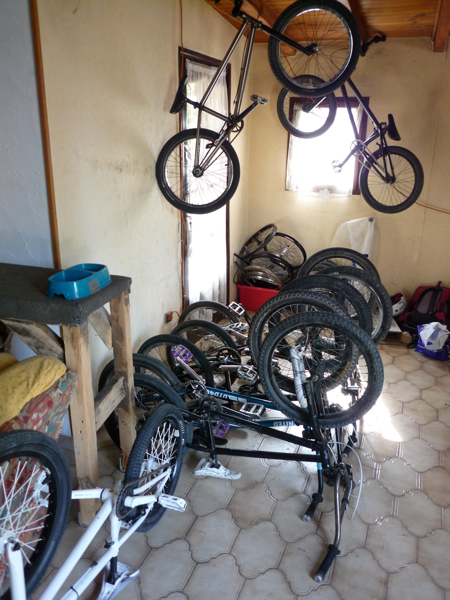 Garage à vélo / cuisine de la Moldavie Garage à vélo / cuisine de la Moldavie