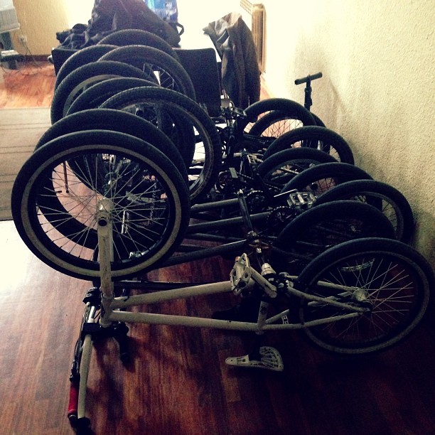 8 BMXs in the living room – BCN