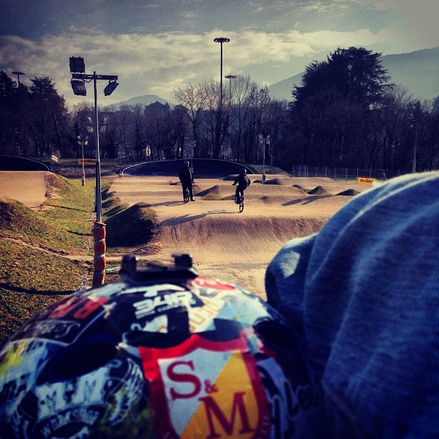 on se met la race