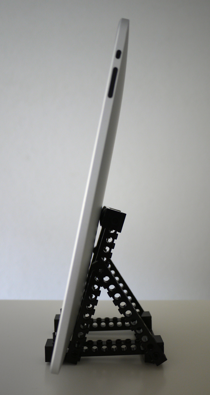Side view with the iPad 1 Side view with the iPad 1