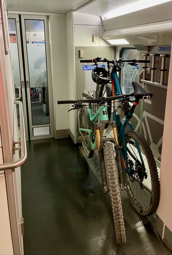 This shows how the design of the most recently bought train carriages failed to account for the size of modern mountain bikes (13.10.2023) This shows how the design of the most recently bought train carriages failed to account for the size of modern mountain bikes (13.10.2023)
